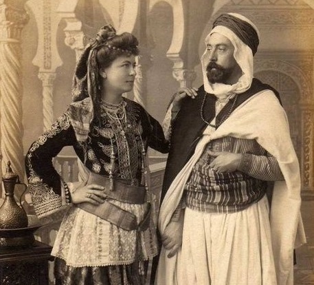 Le pantalon algérien, un vêtement idéal porté par les femmes et les hommes depuis le XVe siècle 22